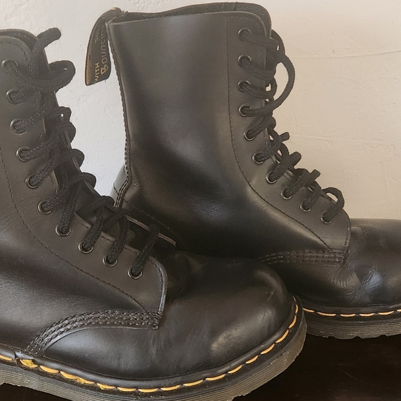 NWOB Doc Martin's - Picture 3 of 5